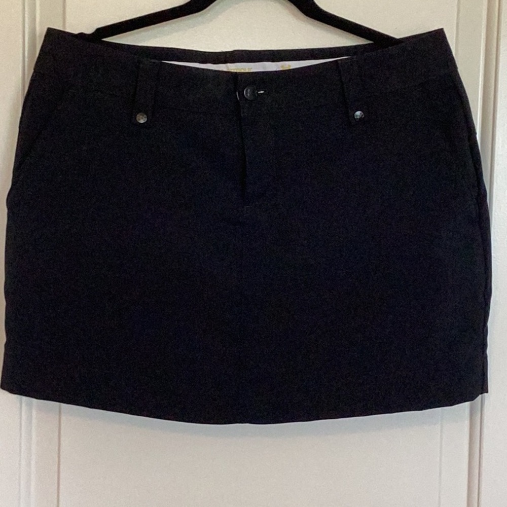 UA Golf Skort - Size 8 - Black